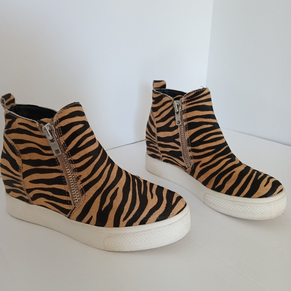 Steve Madden tiger print wedge sneaker - Picture 4 of 7